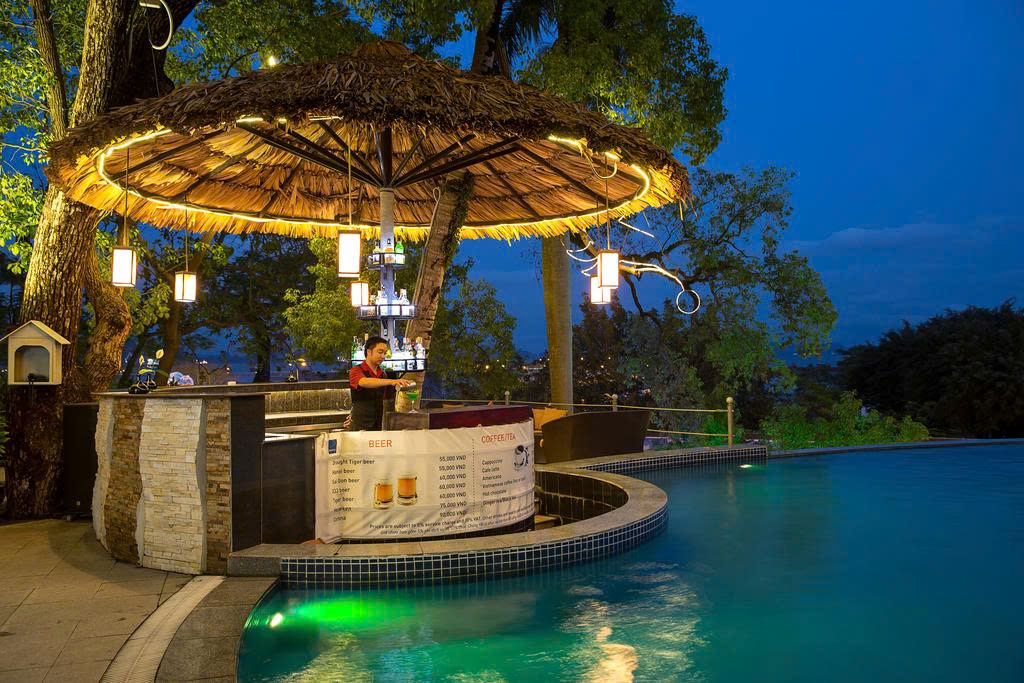Pool Side Bar – NOVOTEL Ha Long Bay