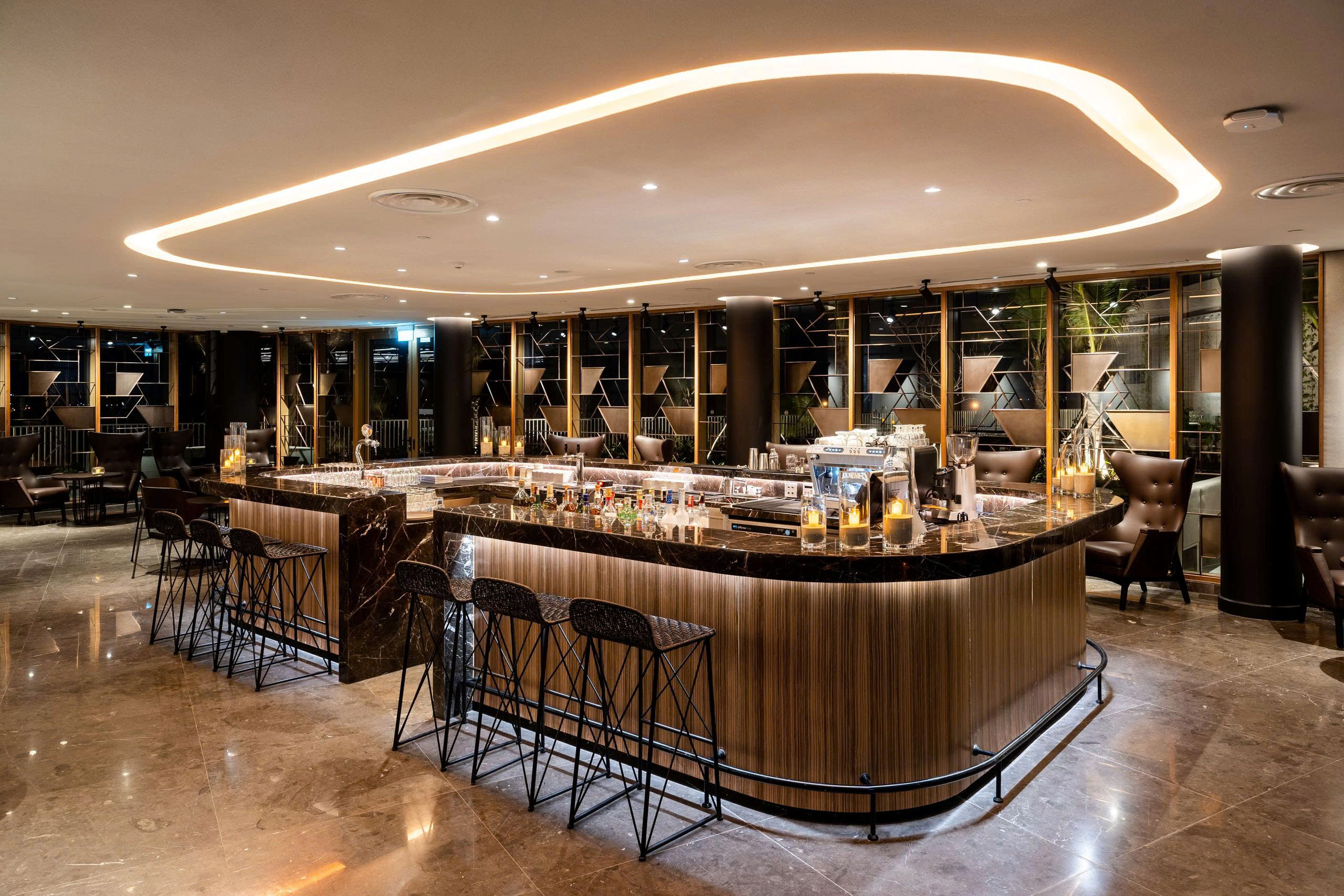 The American Lounge & Bar – Alma Resort Cam Ranh