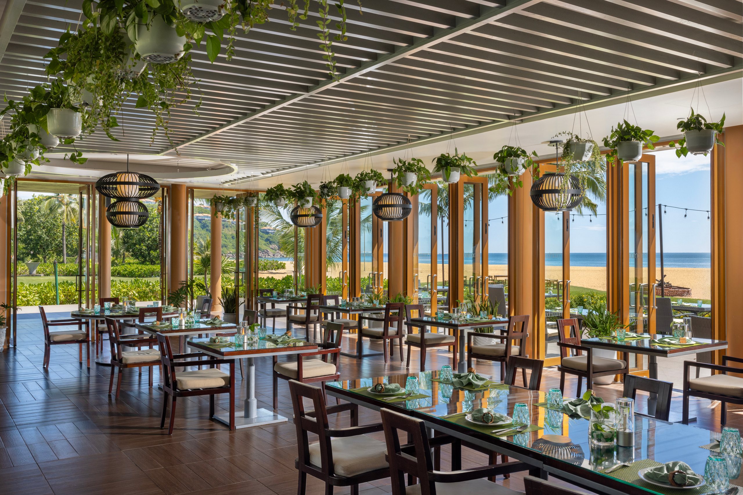 Moomba Restaurant – Angsana Lang Co